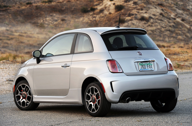 Illustration for article titled Is there a thing like a Fiat 500 Abarth Sport?
